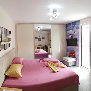 https://absolute-cozy-apartment.albaniahotels.org